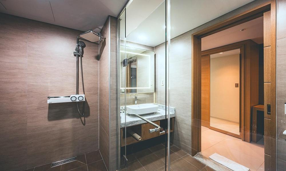 Wonju City Hotel Hyeoksin Exterior foto