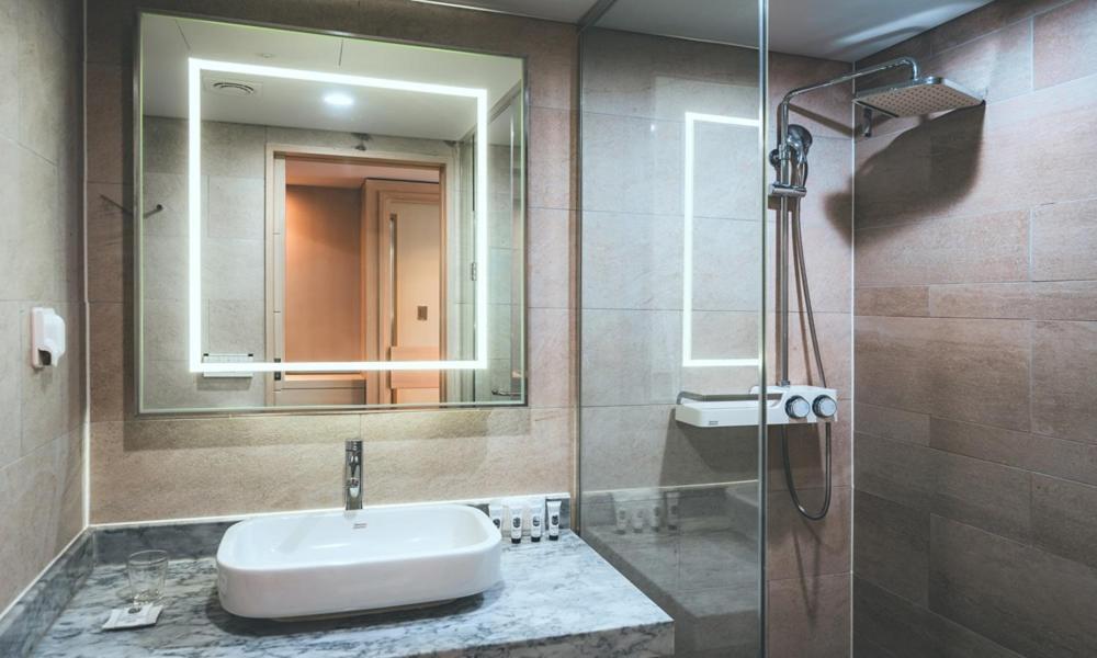 Wonju City Hotel Hyeoksin Exterior foto